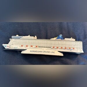 Norweigan Cruise Line ERIC Resin Model Cruise Ship